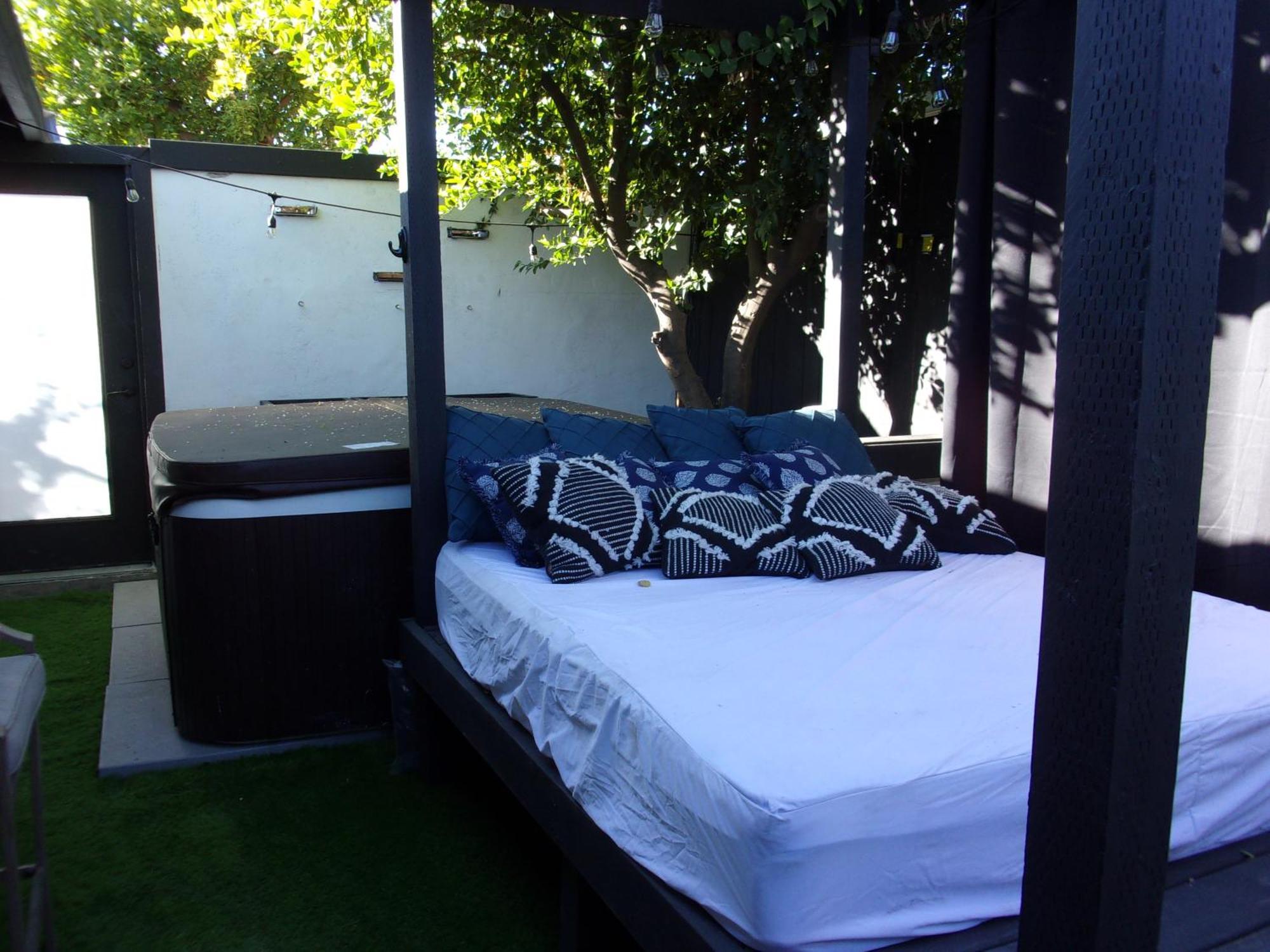 Updated Dwntwn 2Bd Twnhse W/Hot Tub& Private Patio Palm Springs Exterior photo
